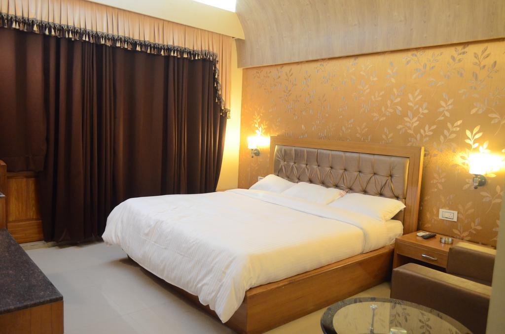 Hotel Jsr Inn Дехрадун Номер фото