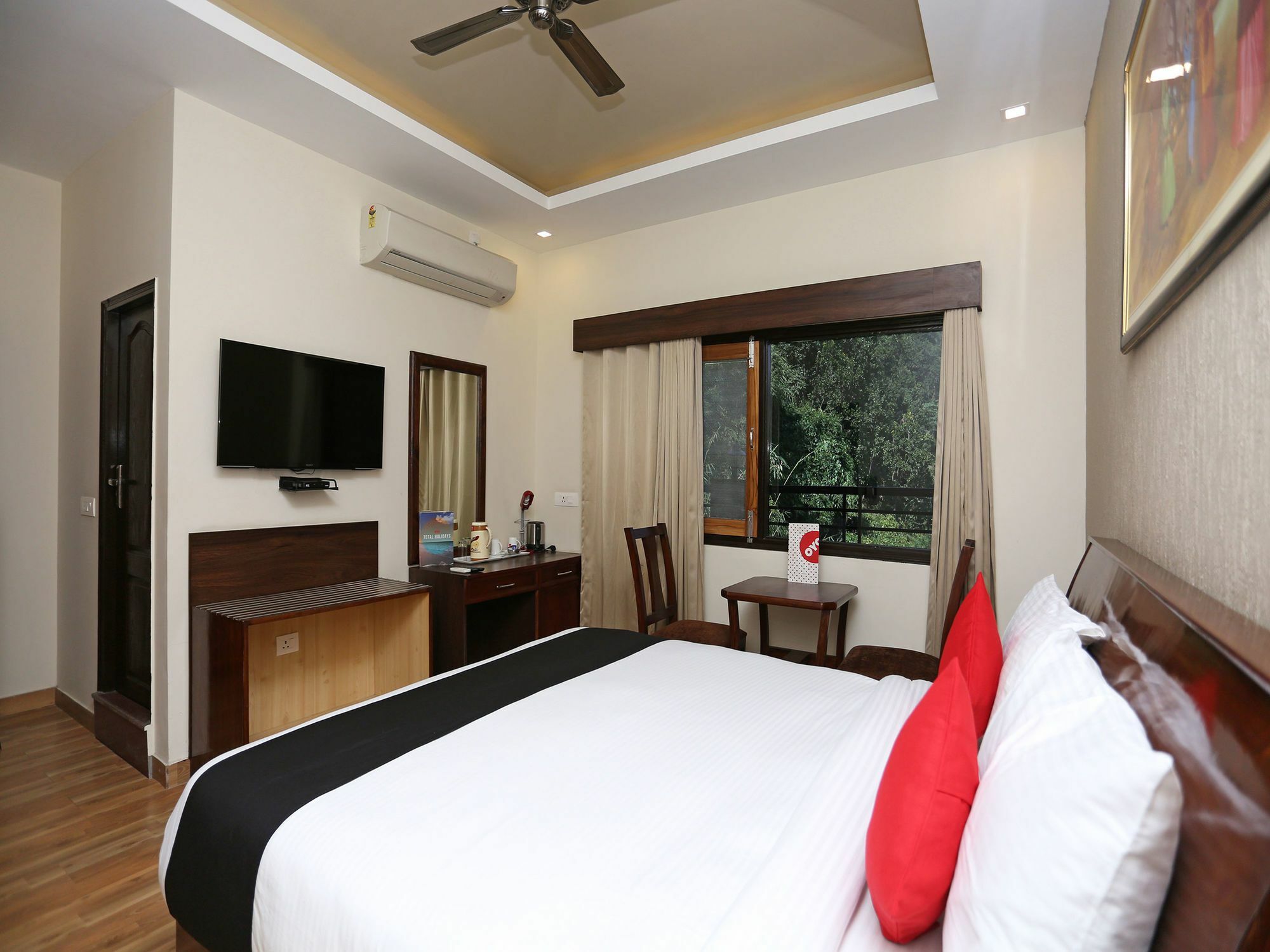 Hotel Jsr Inn Дехрадун Экстерьер фото